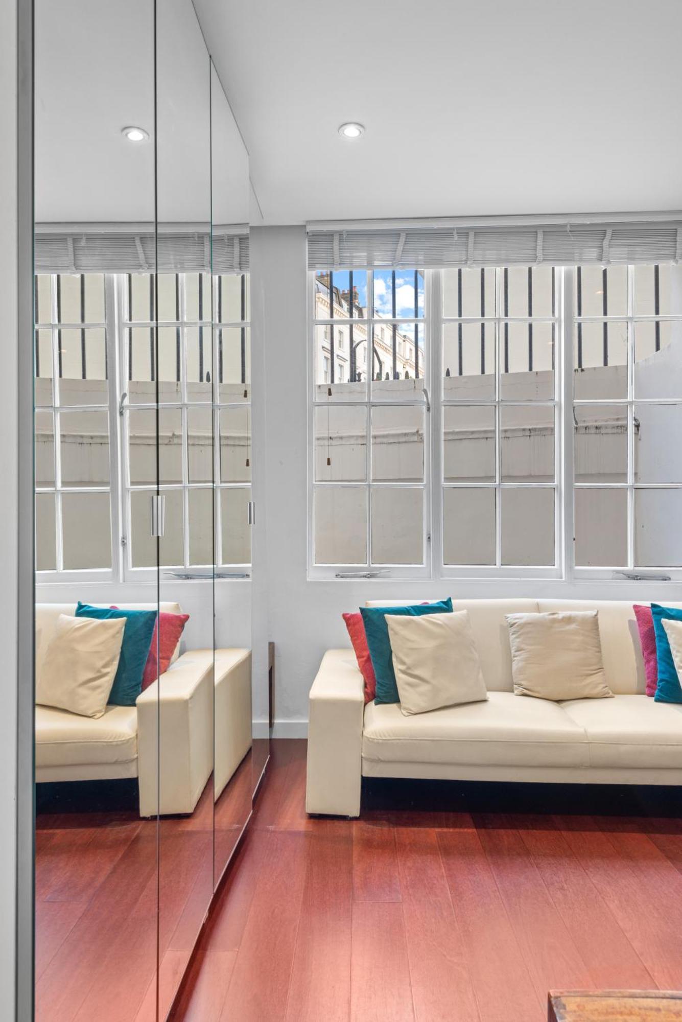 Londwell, Sloane Square Gem, Private Terrace Suite Лондон Екстериор снимка
